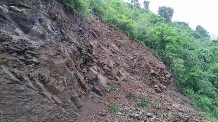 भारतको धारचुला नजाङ्गमा पहिरो खस्दा दार्चुलाका एक मजदुरको मत्यु, ५ घाइते