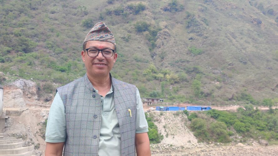 झोले प्रवृत्तिले मौलाएको नेताराज