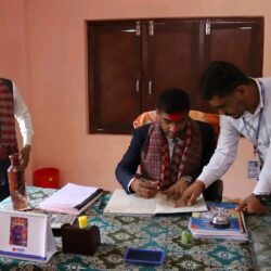 दुहुँ गाउँपालिकामा प्रमुख प्रशासकीय अधिकृत जोशी हाजिर