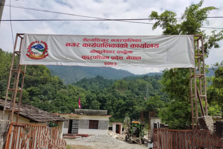 शैल्यशिखरमा दरबन्दी भन्दा बढी कर्मचारी, करारको पनि महंगी र स्थानीय भत्ता