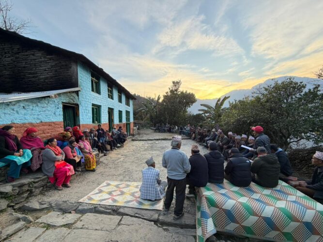 काँग्रेस उम्मेदवारको ब्याँसका वडामा घरदैलो