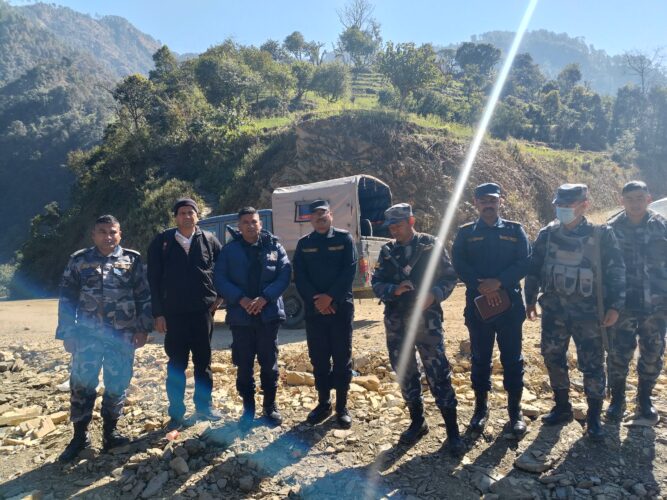 अवैध पशुपन्छी ओसारपसार नियन्त्रणका लागि सीमा क्षेत्रमा अनुगमन