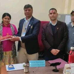 क्याम्पसका महिला प्राध्यापक र कर्मचारीहरुलाई भिटौलाको कोसेली