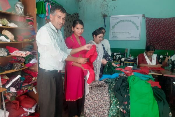 ५ जना प्रायोजित बालबालिकालाई २ महिने एडभान्स सिलाई–कटाई तालिम