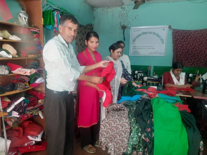 ५ जना प्रायोजित बालबालिकालाई २ महिने एडभान्स सिलाई–कटाई तालिम