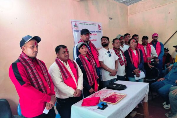 दार्चुला खेलकुद समितिका पदाधिकारीले गरे पदभार ग्रहण, निवर्तमान अध्यक्षको बिदाई दार्चुला खेलकुद समितिका पदाधिकारीले गरे पदभार ग्रहण, निवर्तमान अध्यक्षको बिदाई